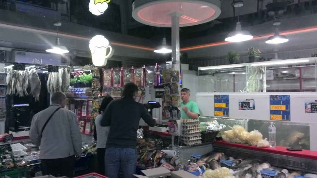Сколько снеков надо в большой магазин? И каких именно? Сколько снеков надо в большой магазин? И каких именно?
